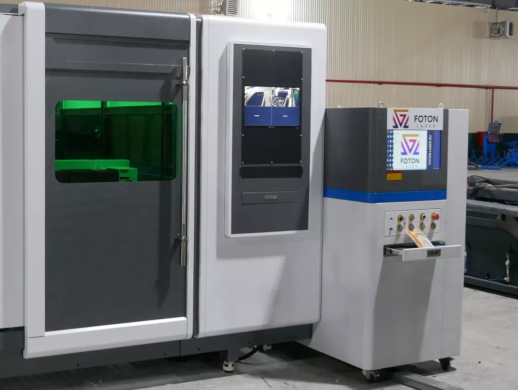 FL-L2040FHR-1000-D350-IPG Лазерный станок для резки листового металла и труб с кабинетной защитой